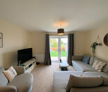 2 bedroom Mid Terraced House to let - Photo 5