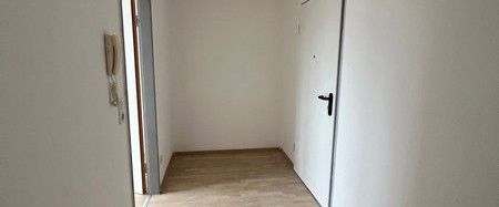 Zentrale 2-Raum-Wohnung mit Aufzug in Dresden-Friedrichstadt! - Photo 1