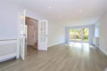 4 bedroom link detached house to rent - Photo 2