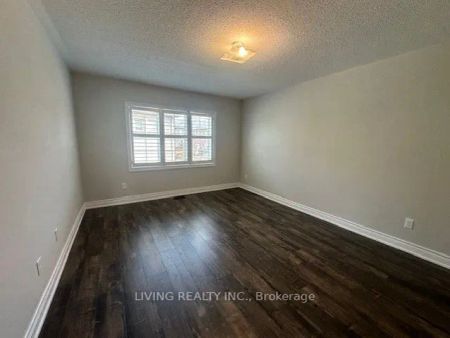 Property For Lease | N9271744 - Photo 5