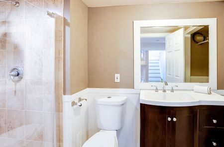 For Lease - 1 Willis Drive, Aurora, Ontario - Photo 5