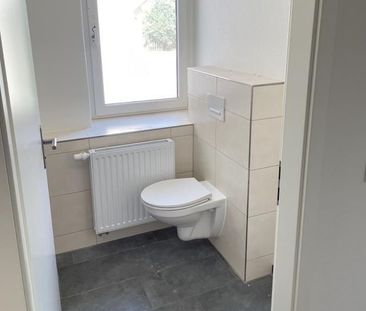 Gepflegte Dachwohnung mit WohnkÃ¼che, Tageslichtbad und GÃ¤ste-WC! - Foto 4