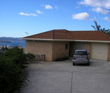 2/4 Hickson Place, West Hobart TAS 7000 - House For Rent | Domain - Photo 2