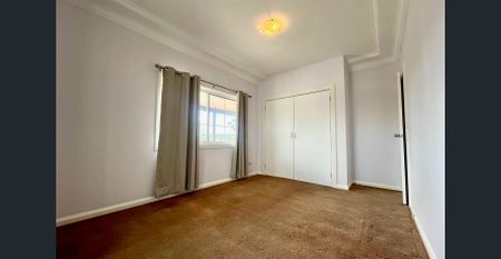 Spacious Family Home - Photo 5