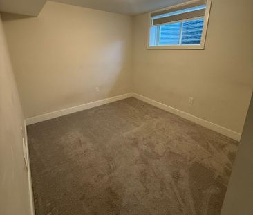 For Lease - 961 Deveron Crescent, London South, Ontario - Photo 2