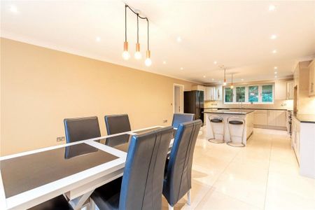 5 bedroom detached house to rent - Photo 3