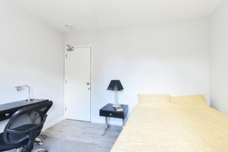 5 bedroom semi-detached house to rent - Photo 4