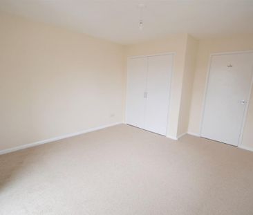 2 bedroom semi-detached house to rent - Photo 4