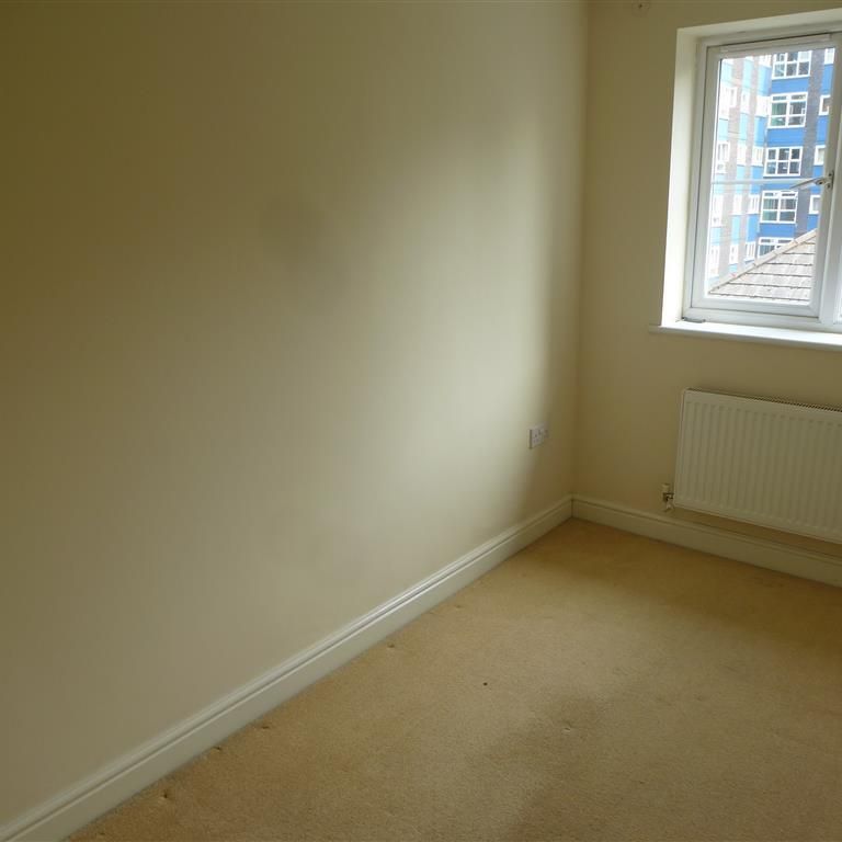 St Peters Close, Kidderminster - Photo 1