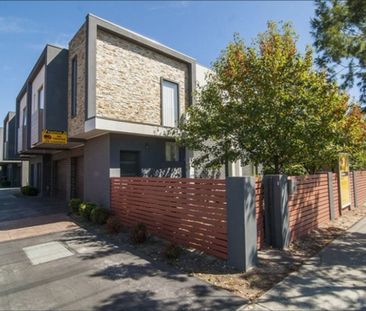 Well Appointed Home! - Photo 6