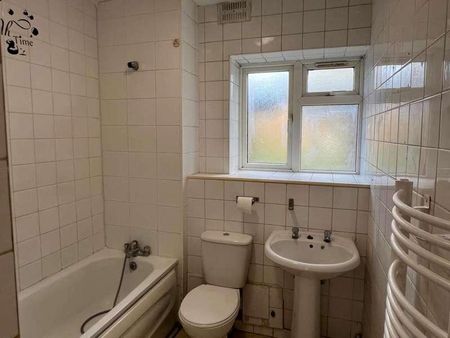 Woodshire Road, Dagenham, RM10 - Photo 5