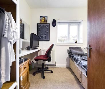 5 bedroom semi-detached house to rent - Photo 2