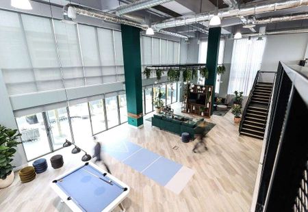 Rent at the iconic Thames Quarter building with super on site amenities is this one bedroom 9th floor. - Photo 5