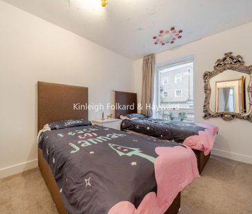 3 bedroom end of terrace house to rent - Photo 2