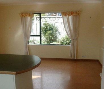 Spacious Family Home - Photo 5