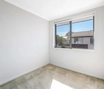 Modern Two Bedroom Home! - Photo 3