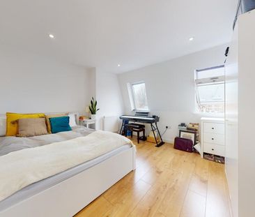 3 bedroom flat to rent - Photo 5