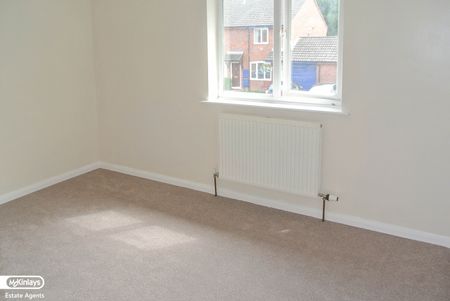 2 bedroom Terraced for rent - Photo 3