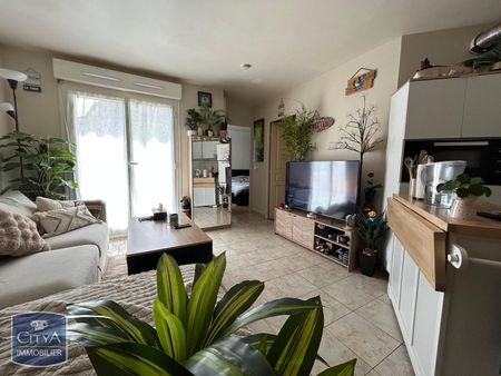 Location Appartement 2 pièces 35m² LE PERRAY EN YVELINES 78610 - Photo 2