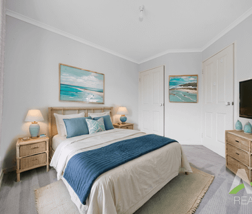 Large Family Home! - Photo 2