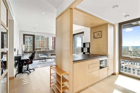 Viaduct Gardens, London, SW11 7DY - Photo 2