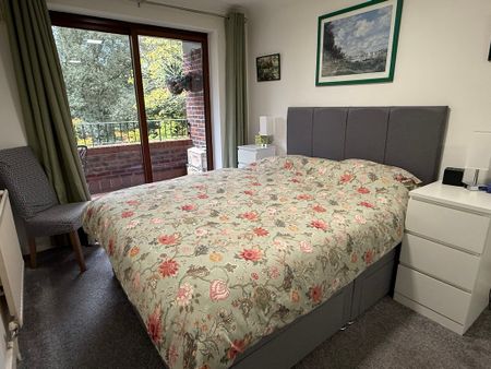 Poole, Dorset - Photo 3