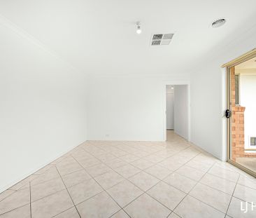 55 Lance Hill Avenue, Dunlop ACT, Belconnen - Photo 3