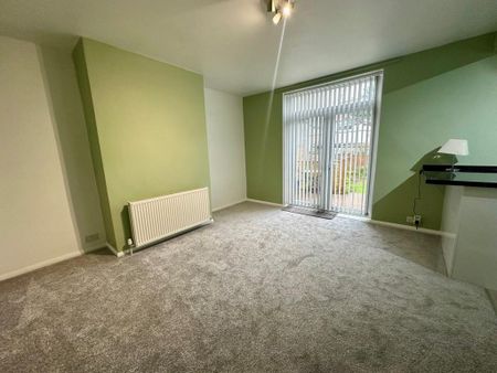 3 bedroom semi-detached house to rent - Photo 4