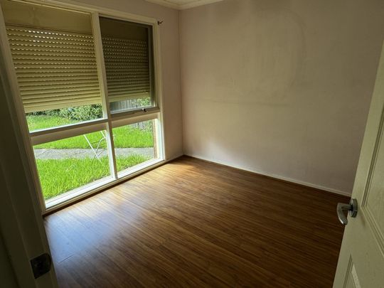 COMFORTABLE FAMILY LIVING - Photo 1