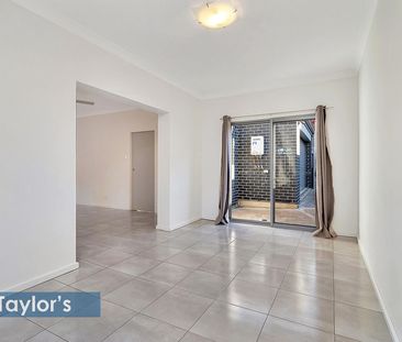 CONTEMPORY LIVING WITH SPACE FOR THE WHOLE FAMILY - Photo 1