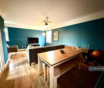 2 bedroom flat to rent - Photo 5