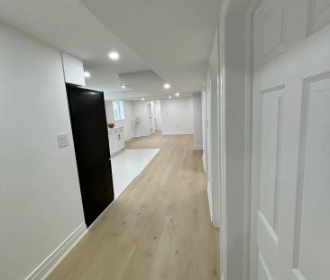 Detached Home For Lease | W9246043 - Photo 2