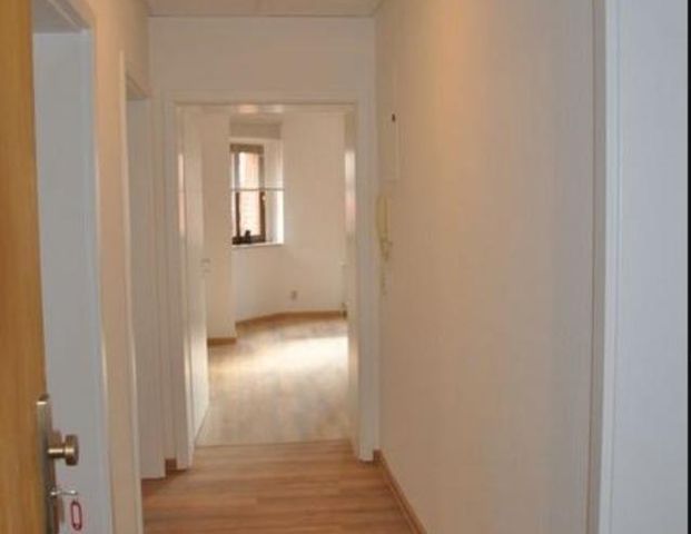 Großzügige 3-Raumwohnung (100 m²) im Souterrain - ruhige Lage in bester Wohngegend Halberstadts - Photo 1