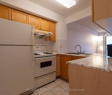 Yonge/Sheppard Bright +Spacious 1Bdrm Freshly Painted 9Ft Ceilings - Photo 4