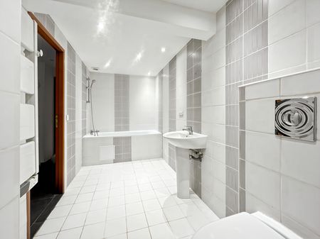 Location Appartement 3 pièces 68m² - Photo 3