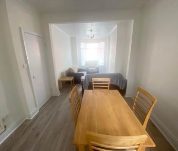25 Rosebery Road, Belfast, BT6 8JA - Photo 3