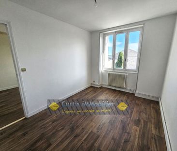 : Appartement 33 m² à SAINT JUST MALMONT - Photo 2