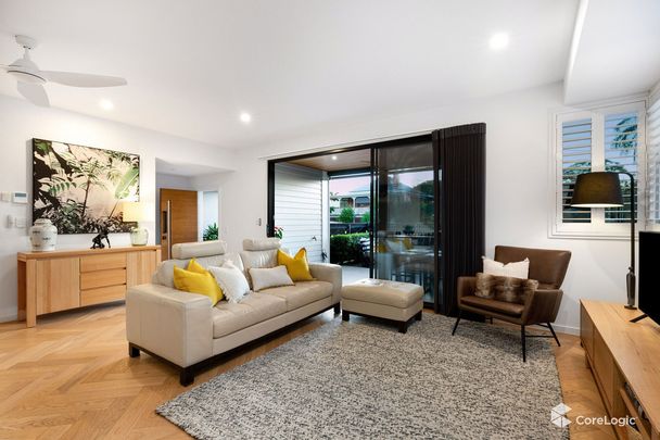 1/5 Newton Street, Coorparoo QLD 4151 - House For Rent | Domain - Photo 1