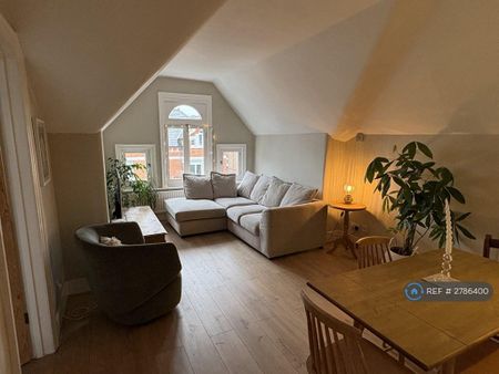 2 bedroom flat to rent - Photo 2