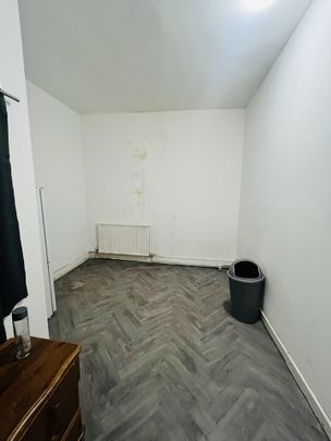 4 Bed Flat, Wyndham Road, SE5 - Photo 1