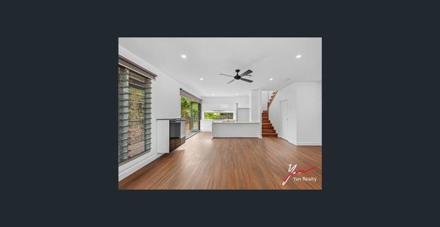 Quiet Rear Townhouse for Lease in Taringa, 4 Beds, Modern Comfort - Photo 1