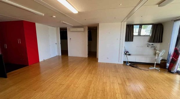 Sunny, Spacious & Peaceful Living Ã¢ÂÂ 8A Crosby Road, West Harbour - Photo 1