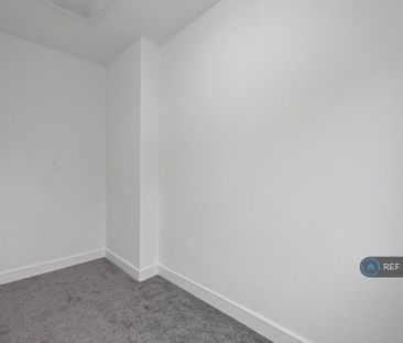 2 bedroom end of terrace house to rent - Photo 3
