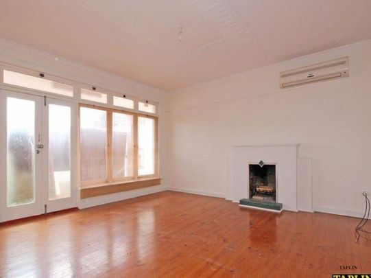 3b/7 West Beach Road - Photo 1