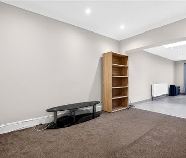 5 bedroom semi-detached house to rent - Photo 2