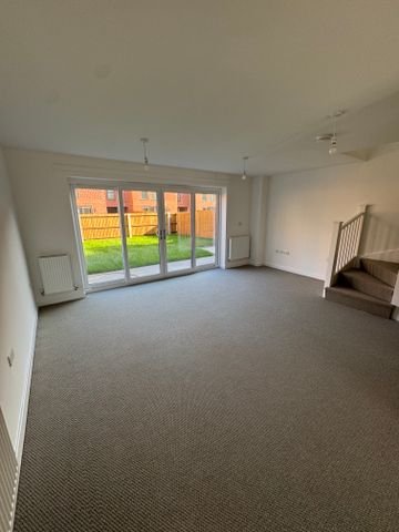 Red Hand Close, Burton upon Trent, Staffordshire, DE14 1FB - Photo 2