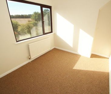 4 bedroom terraced house to rent - Photo 6