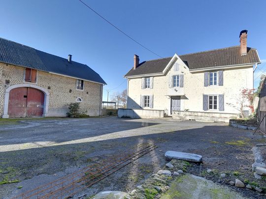 15 mn Est de Pau à Andoins - Magnifique Béarnaise rénovée avec dépendance et Vue Pyrénées, - Photo 1