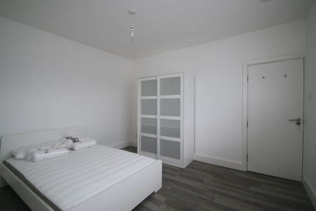 2 Bed Maisonette, Village Way East, HA2 - Photo 2