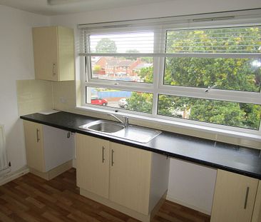 1 bed Apartment - To Let - Photo 3